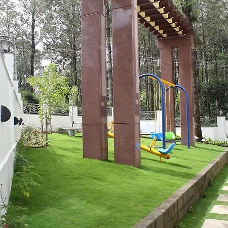 The Lavish Moon Hotel Йеркауд Екстериор снимка